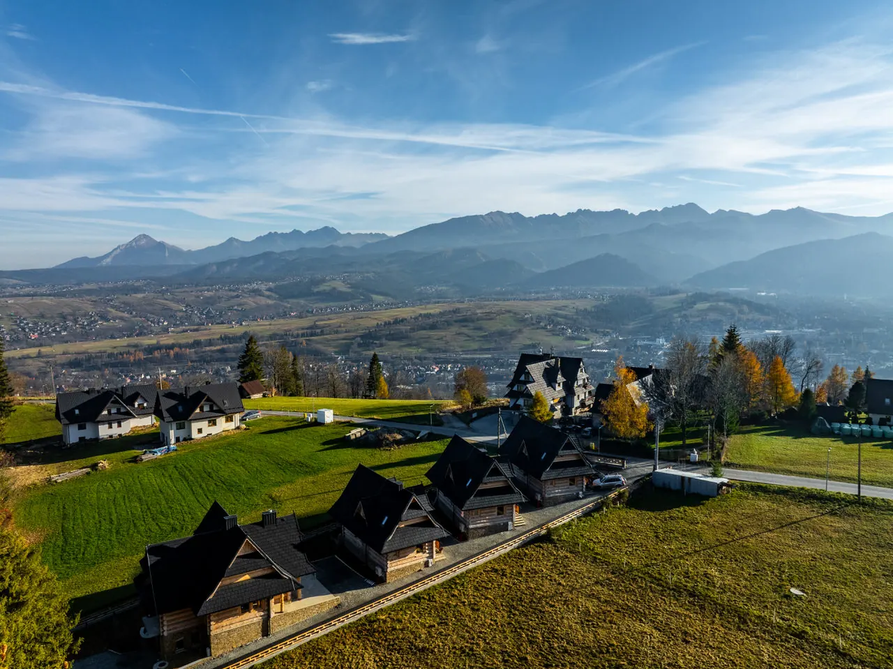 Domki Osady Tatra Loft na tle Tatr